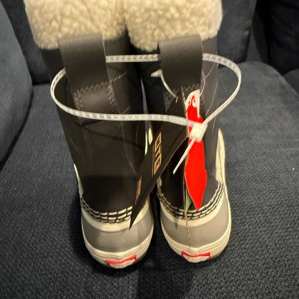 New VANS Standard Snow MTE Boots‎ Black